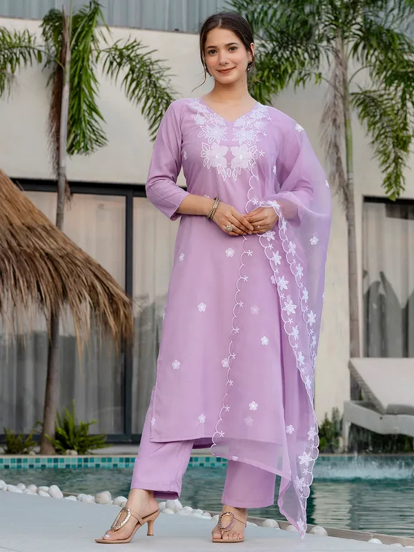 Lavender_Rayon_Embroidered_Kurta_Set_With_Organza_Dupatta_For_Women