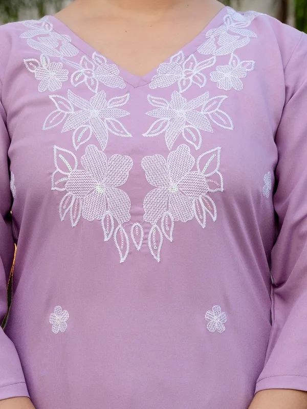 Lavender_Rayon_Embroidered_Kurta_Set_With_Organza_Dupatta_For_Women