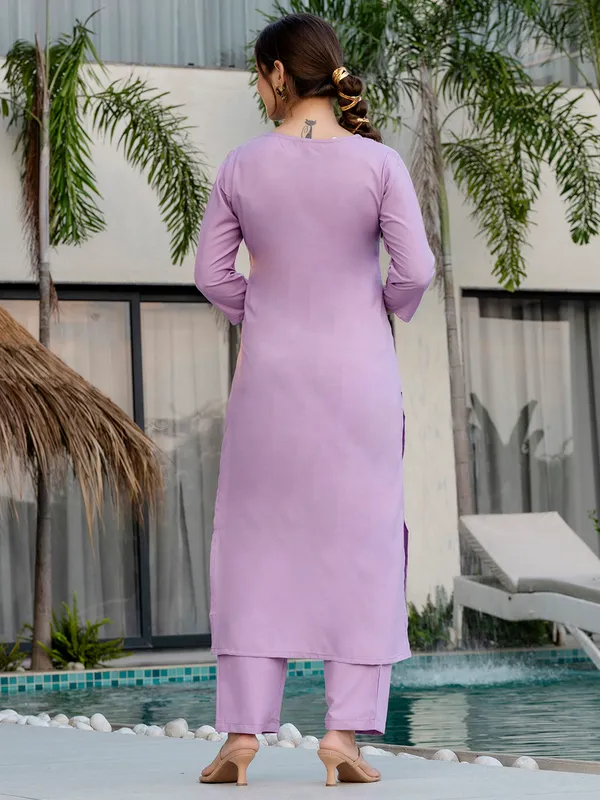 Lavender_Rayon_Embroidered_Kurta_Set_With_Organza_Dupatta_For_Women