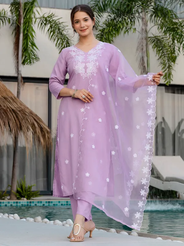 Lavender_Rayon_Embroidered_Kurta_Set_With_Organza_Dupatta_For_Women