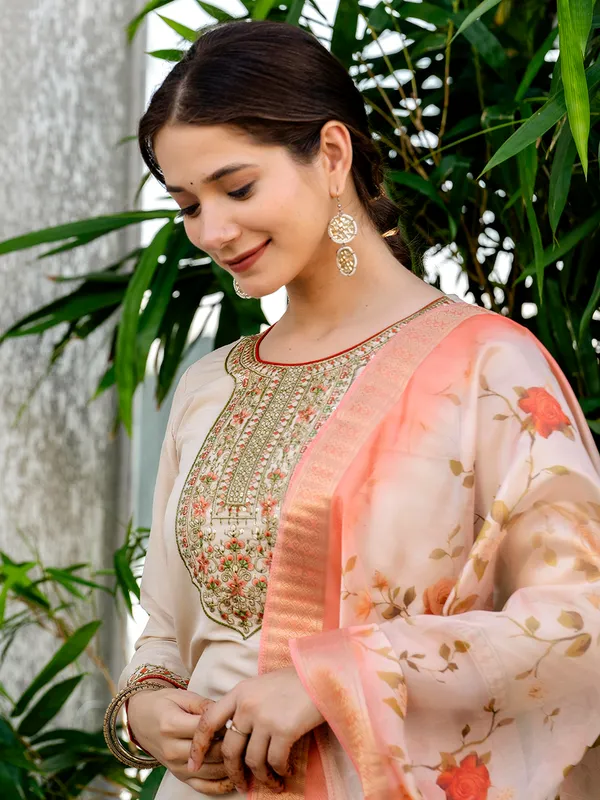 Chiku_Rayon_Embroidered_Kurta_Set_With_Cotton_Prints_Dupatta_For_Women