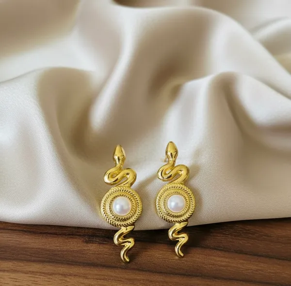 Luxurious_gold_snake_drop_eaarings