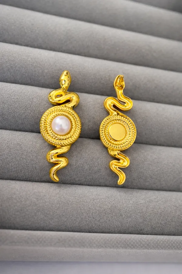 Luxurious_gold_snake_drop_eaarings