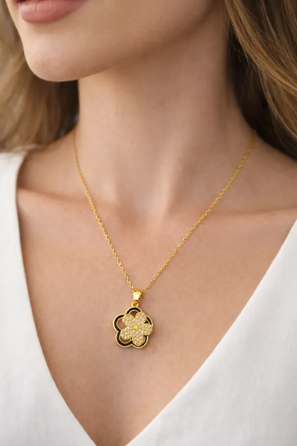Black_Four-_Petal_Clover,Anti_Tarnish_Premium_Chain_For_Women