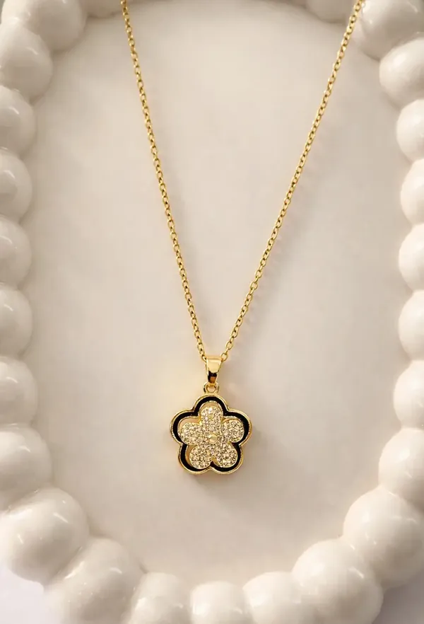 Black_Four-_Petal_Clover,Anti_Tarnish_Premium_Chain_For_Women