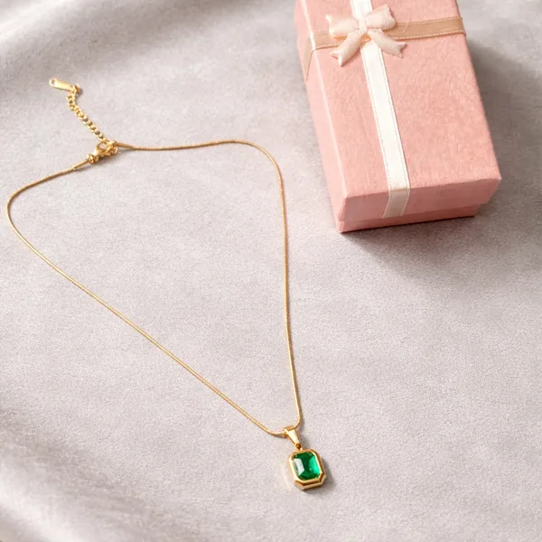 Emerald_Green_Stone