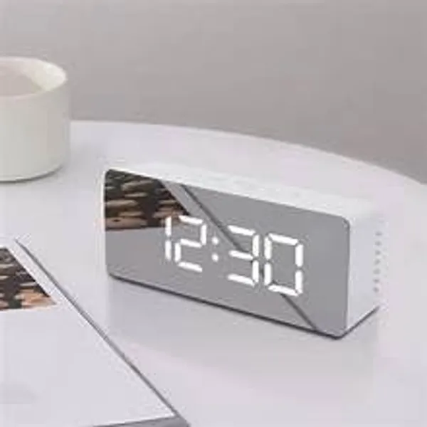 Silver_Plastic_Alaram_Clock_For_Home_Improvement