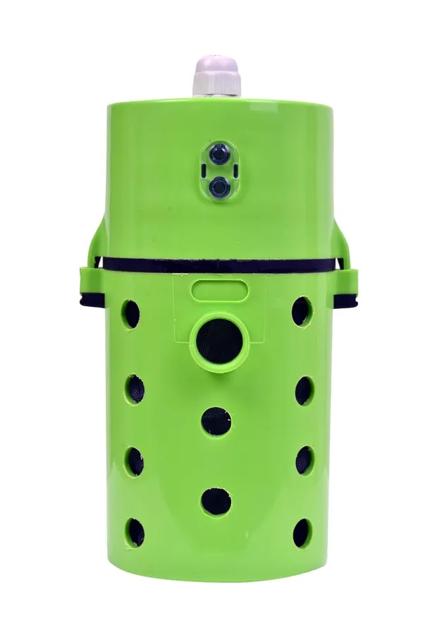 Green_Plastic_Water_Tank_Cleaner_For_Home_Improvement