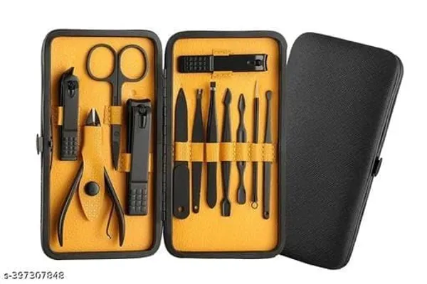 Yellow_Plastic_Manicure_Kit_For_Men