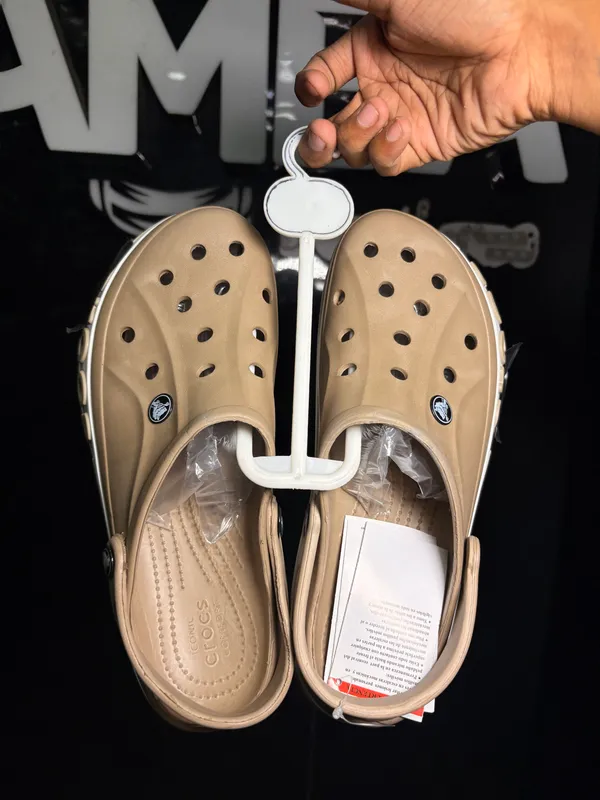 Classic_clogs_beige_