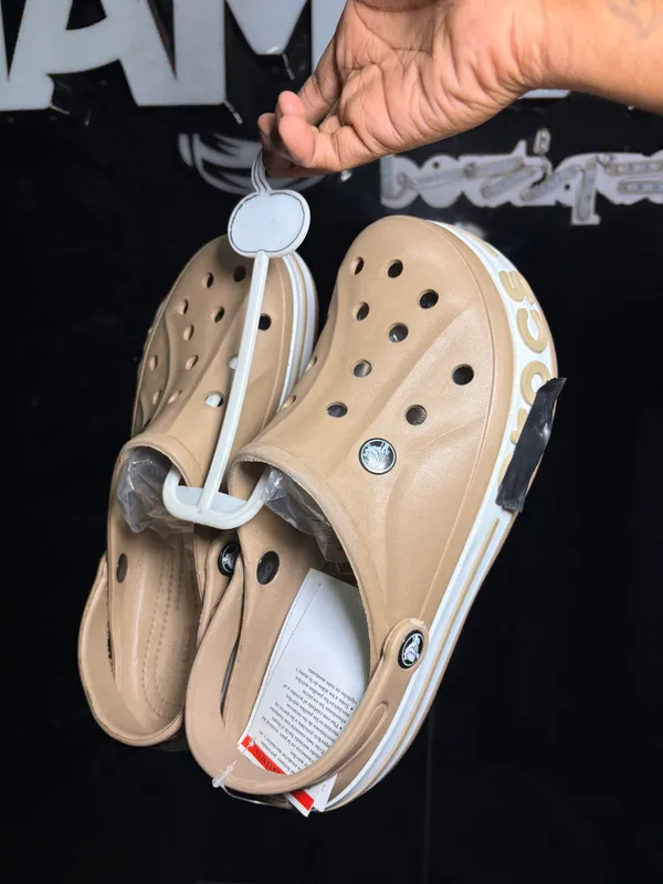 Classic_clogs_beige_