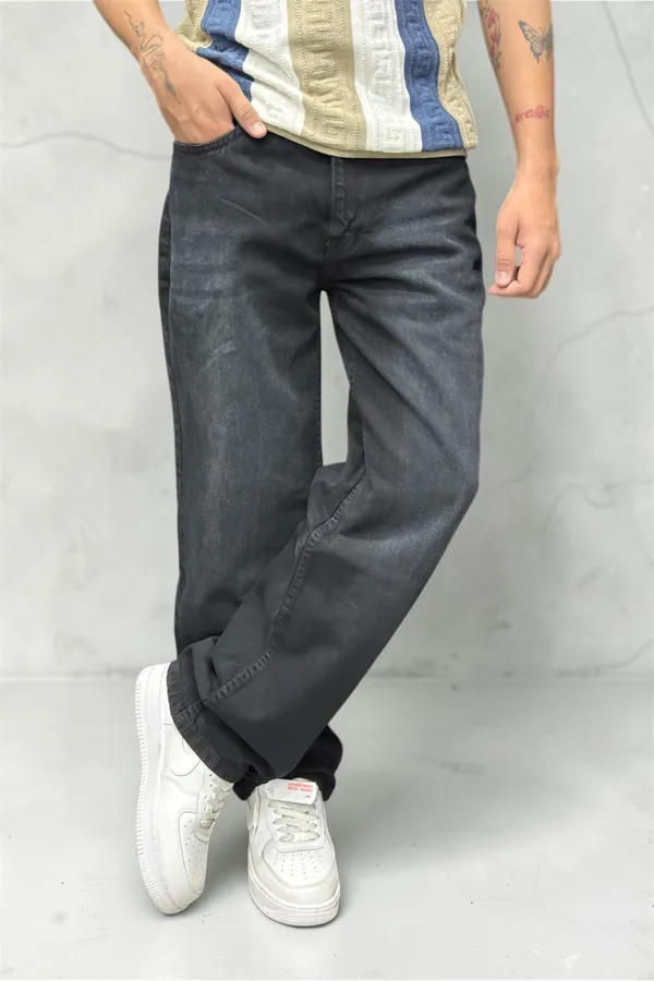 Straight_fit_jeans_black_wash_