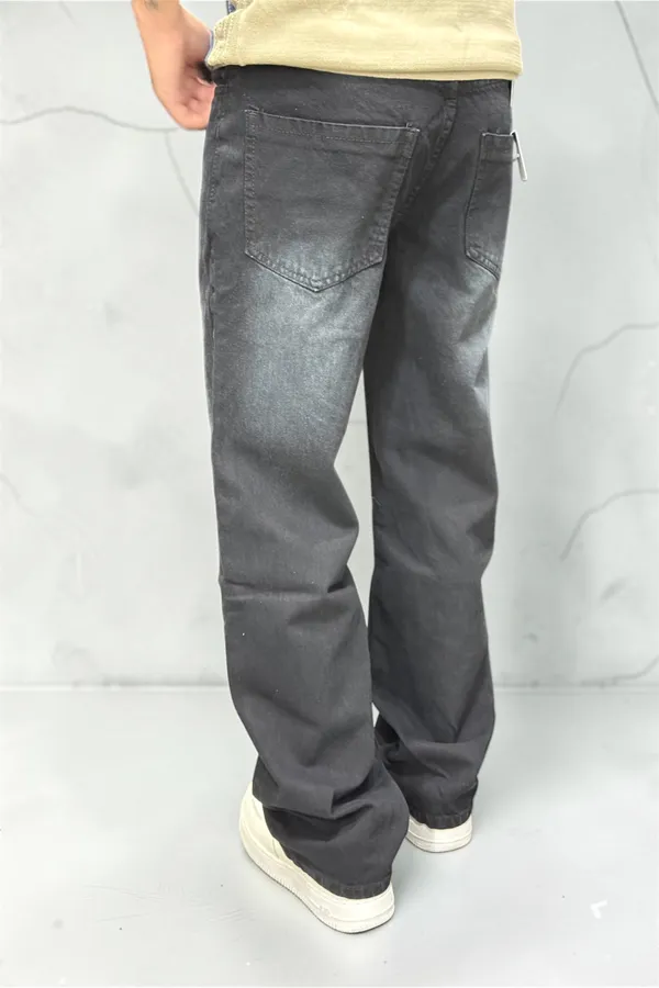 Straight_fit_jeans_black_wash_