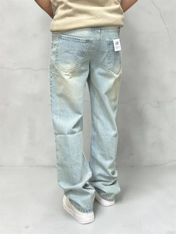 Straight_fit_jeans_Ice_Blue_Wash