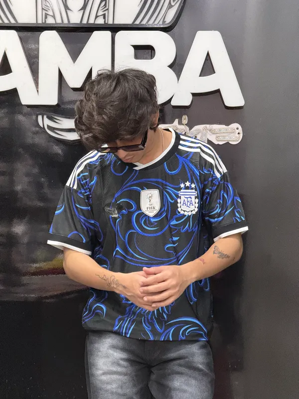 Argentina_jersey_blue_and_black_addition