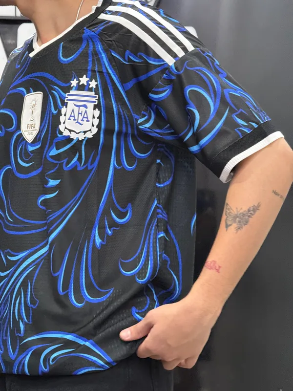 Argentina_jersey_blue_and_black_addition