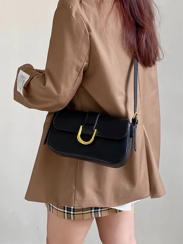 Black_Premium_Faux_Leather_Shoulder_Bag_For_Women
