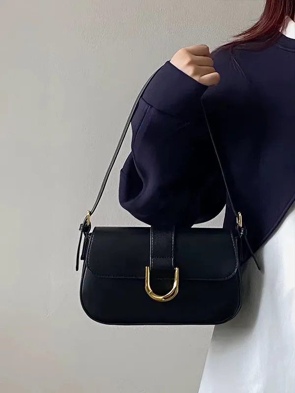Black_Premium_Faux_Leather_Shoulder_Bag_For_Women