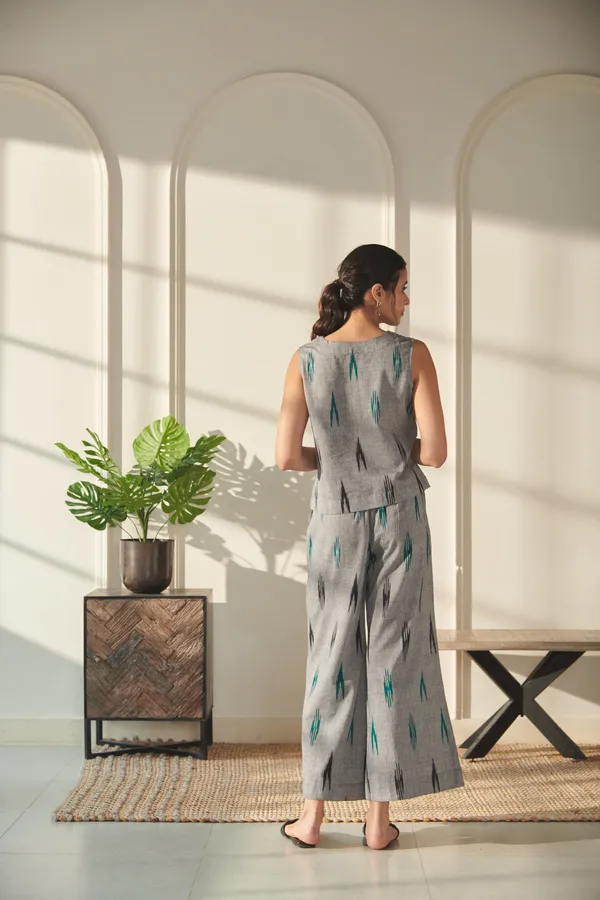 Ekvaa_Grey_Cotton_Premium_&_Elegant_Ikat_Co-Ord_Set_For_Women
