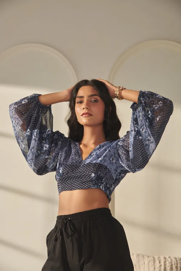 Ekvaa_Georgette__Premium_&_Elegant_Blue_Printed_Crop_Top_For_Women