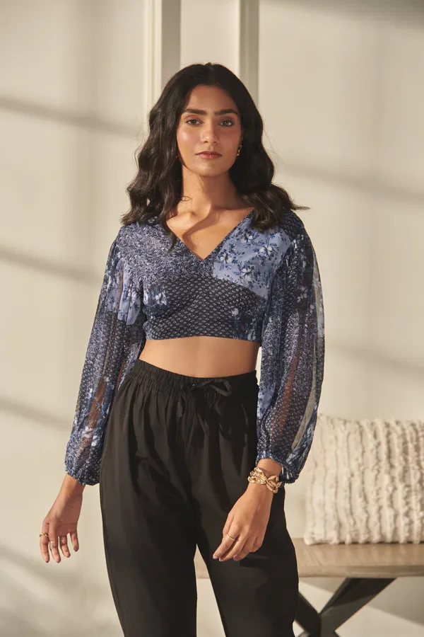 Ekvaa_Georgette__Premium_&_Elegant_Blue_Printed_Crop_Top_For_Women