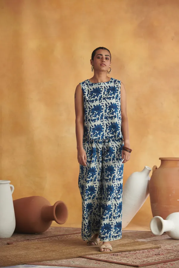 Ekvaa_Indigo_Cotton_Premium_&_Elegant_Floral_Hand_Block_Printed_Co-Ord_Set