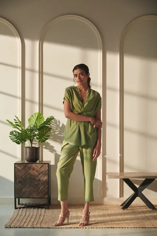 Ekvaa_Olive_Green_Rayon_Premium_&_Elegant_Solid_Co-Ord_Set_For_Women