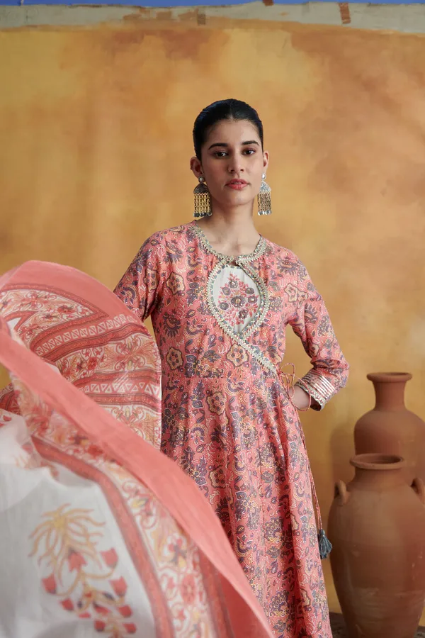 Ekvaa_Peach_Cotton_Premium_&_Elegant_Printed_Kurta_Set_For_Women