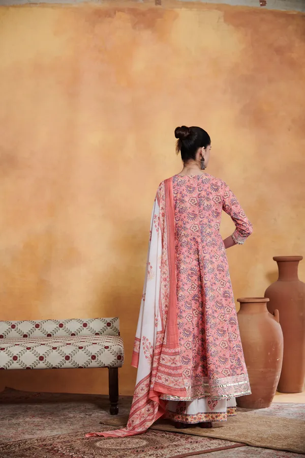 Ekvaa_Peach_Cotton_Premium_&_Elegant_Printed_Kurta_Set_For_Women