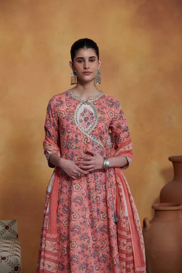 Ekvaa_Peach_Cotton_Premium_&_Elegant_Printed_Kurta_Set_For_Women