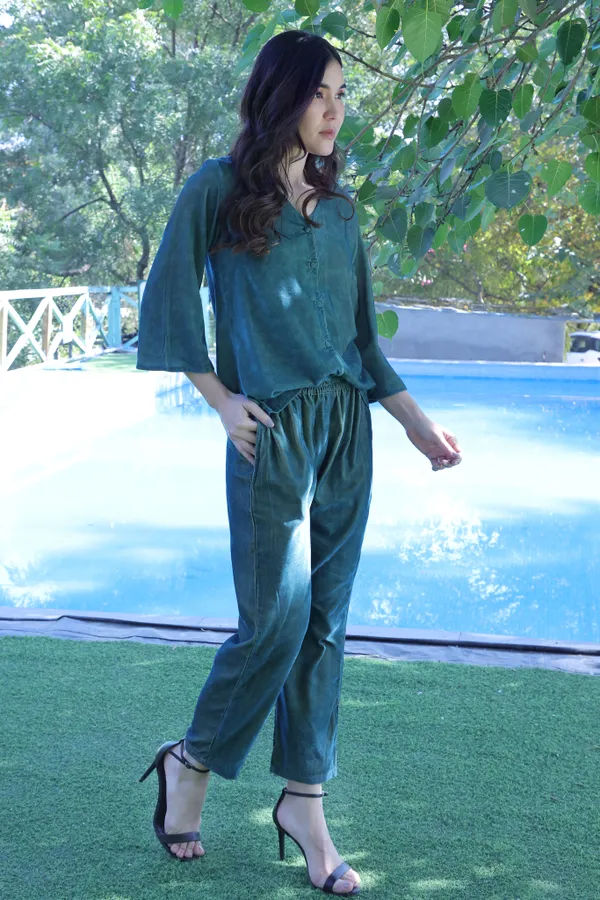 Shewahh_Green_Velvet_Premium_And_Elegant_Co_Ords_Set_For_Women