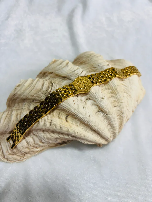 Gold_18K_Plated_Stainless_Steel_Anti-Tarnish_Dailywear_Om_Bracelet