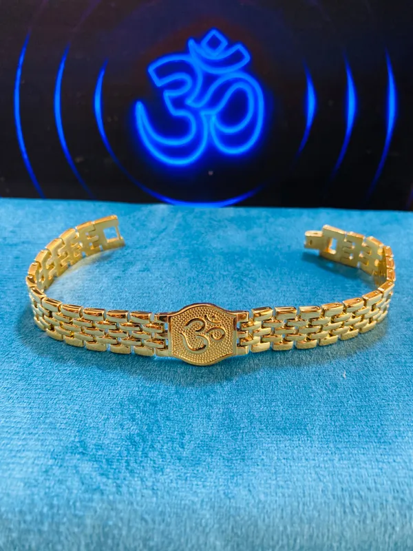 Gold_18K_Plated_Stainless_Steel_Anti-Tarnish_Dailywear_Om_Bracelet