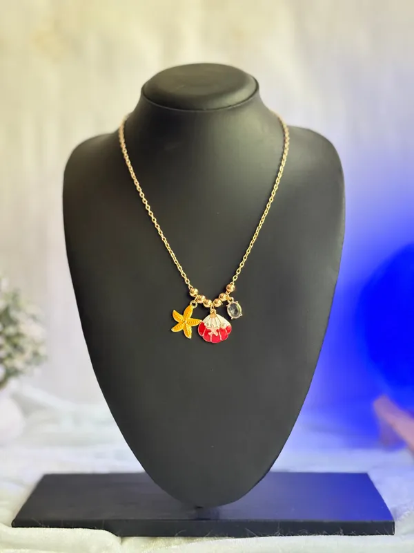Red_Sea_Charm_18K_Gold_Plated_&_Waterproof_&_Anti-Tarnish_Pendant_Necklace