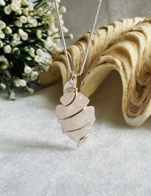 Rose_Quartz_Arrowhead_Wire_Wrapped_Heart_Chakra_Pendant_with_Anti_Tarnished_Stainless_Steel_Chain