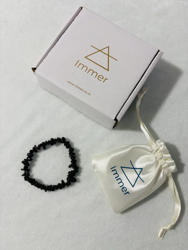Black_Obsedian_Chip_Bracelet_for_Women_&_Girls_|_Healing_Crystal_Jewellery_|_Genuine_Stretchable_Stone_Bracelets