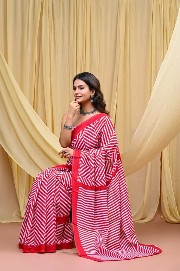Red_Mulmul_Cotton_Saree_for_Women_With_Blouse_Piece_|_Soft_Cotton_Sari_for_Women_(Chevron)