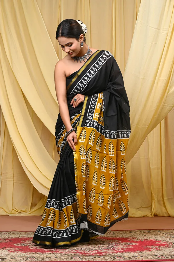 Black_Printed_Cotton_Saree_with_Zari_Border_|_Traditional_Floral_Print_Saree_for_Women_|_Elegant_Party_Wear,_Festive_Wear_&_Ethnic_Saree_|_Lightweight_Designer_Saree_with_Blouse_Piece