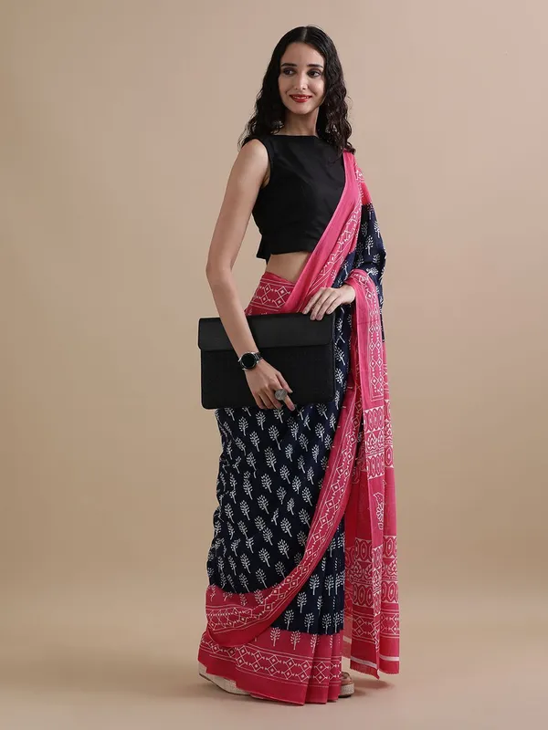 Blue_Pink_Printed_Pure_Cotton_Mulmul_Saree_with_Blouse