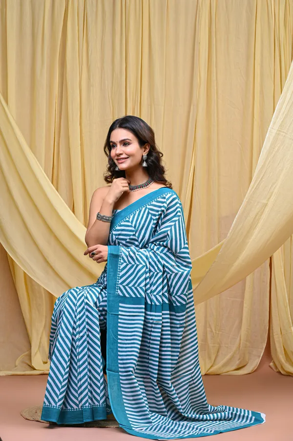 Turquoise_Mulmul_Cotton_Saree_for_Women_With_Blouse_Piece_|_Soft_Cotton_Sari_for_Women_(Chevron)