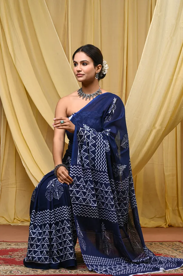 Navy_Blue_Mulmul_Cotton_Saree_for_Women_With_Blouse_Piece_|_Soft_Cotton_Sari_for_Women_(Tringle)