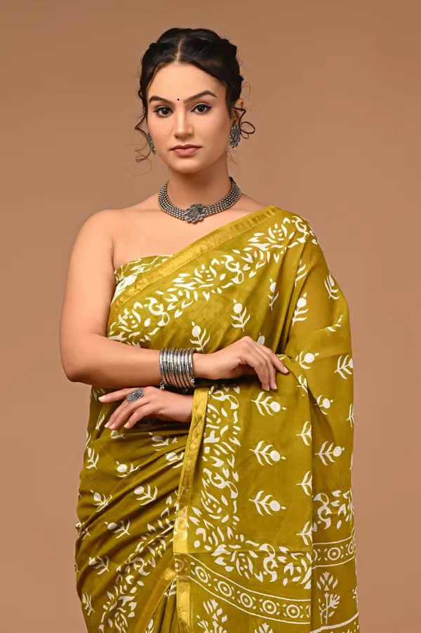 Green_Printed_Mulmul_Cotton_Saree_for_Women_with_Zari_Border