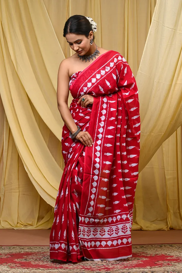 Red_Mulmul_Cotton_Saree_for_Women_With_Blouse_Piece_|_Soft_Cotton_Sari_for_Women_(Tilak)
