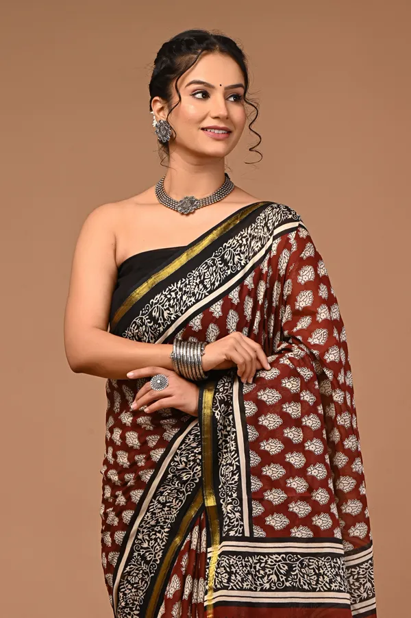 Maroon_Printed_Mulmul_Cotton_Saree_for_Women_With_Zari_Border