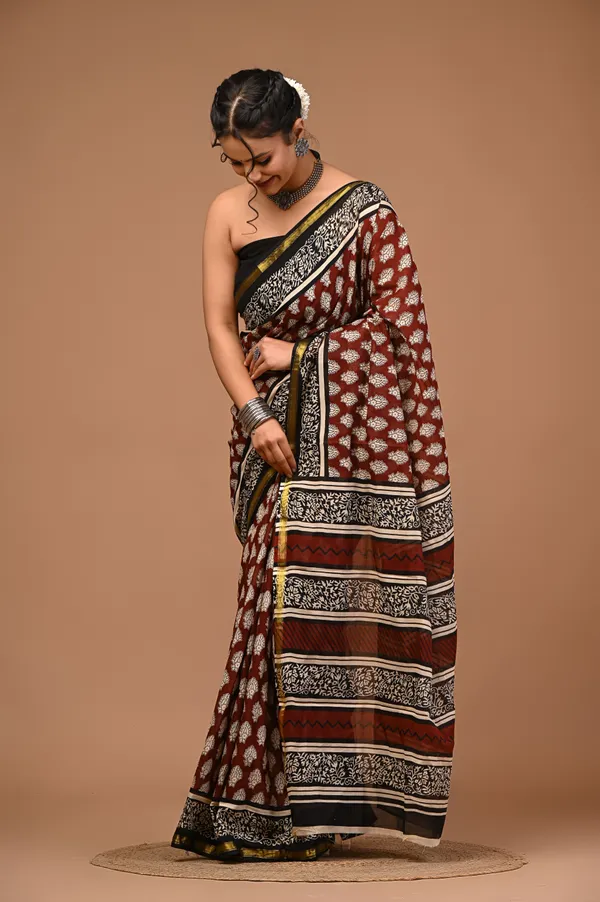 Maroon_Printed_Mulmul_Cotton_Saree_for_Women_With_Zari_Border