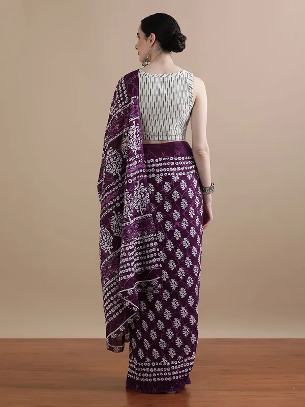 Purple_Soft_Cotton_Floral_Saree_For_Women