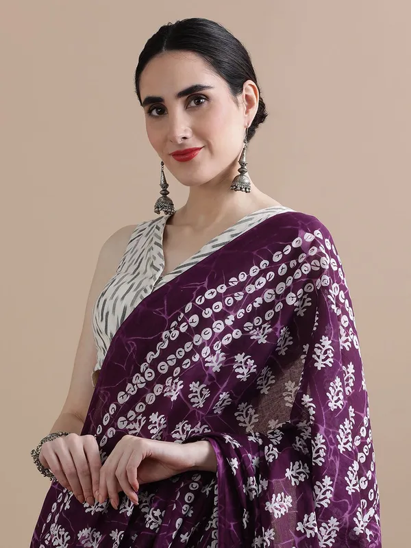 Purple_Soft_Cotton_Floral_Saree_For_Women