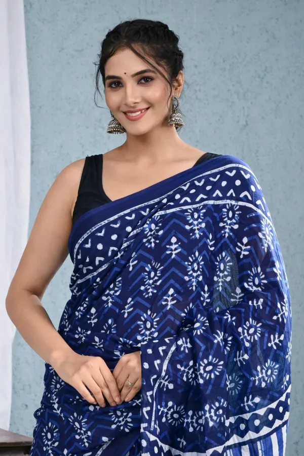 Turquoise_&_White_Cotton_Block_Prints_Saree_For_Women