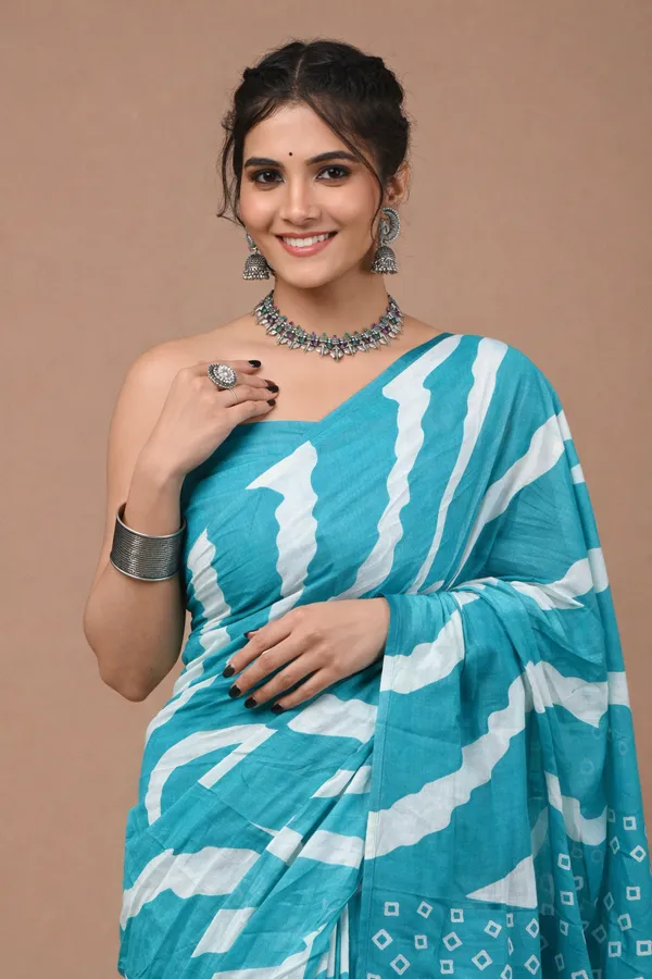 Turquoise_&_White_Cotton_Block_Prints_Saree_For_Women