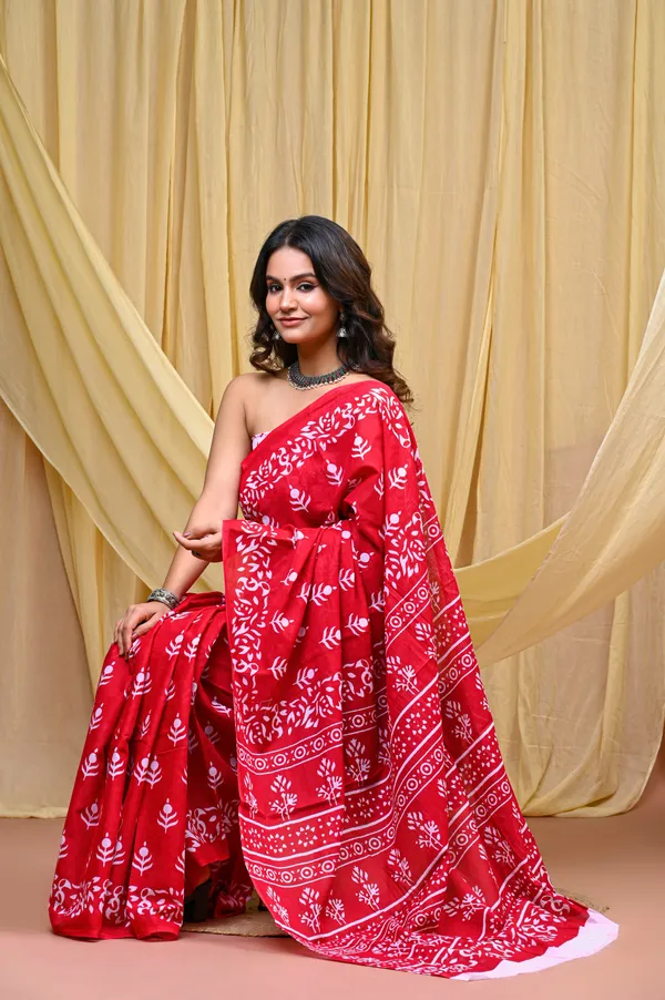 Red_Mulmul_Cotton_Saree_for_Women_With_Blouse_Piece_|_Soft_Cotton_Sari_for_Women_(V-Shape)